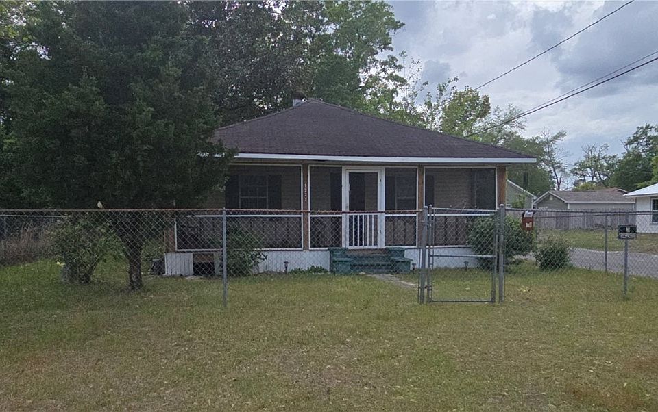 1st image of 1227 Martin Luther King Dr
