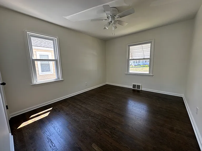 8006 Essen Ave — Photo 10