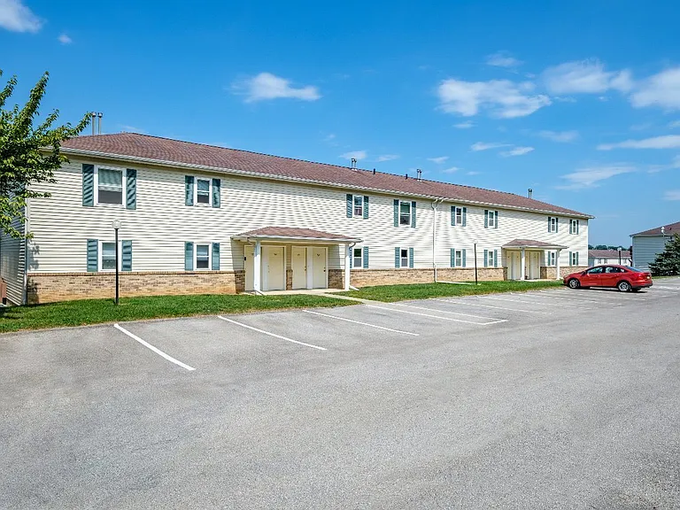 Apartments at Waterford — Photo 328