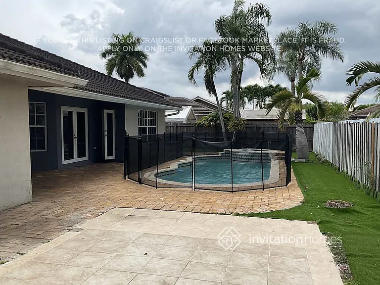 15341 SW 139th St — Photo 16