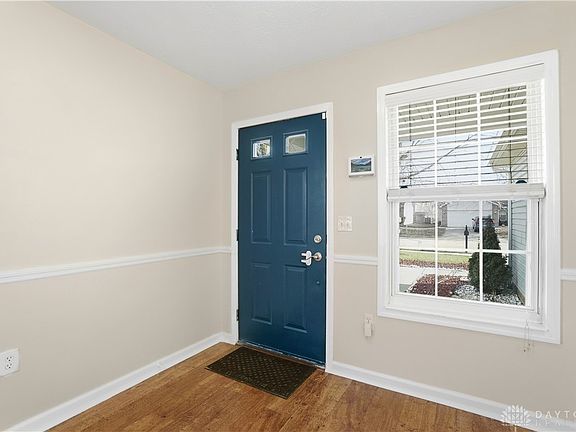 4th image of 919 Charles St