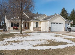 1109 Isanti Pkwy NW, Isanti, MN 55040
