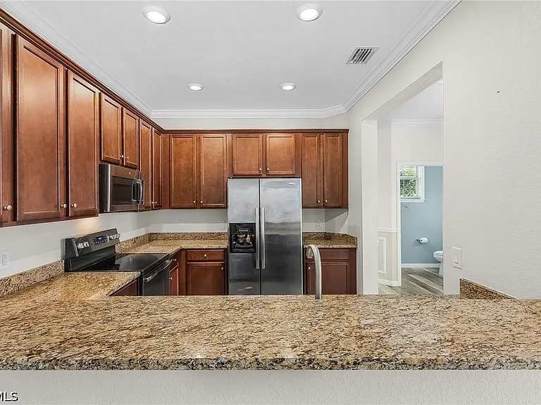 10140 Via Colomba Cir — Photo 11