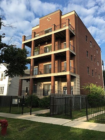 1st image of 6155 N Ravenswood Ave APT 5