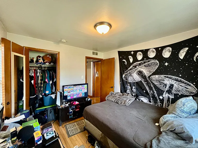 4384 N Wilson Dr — Photo 11