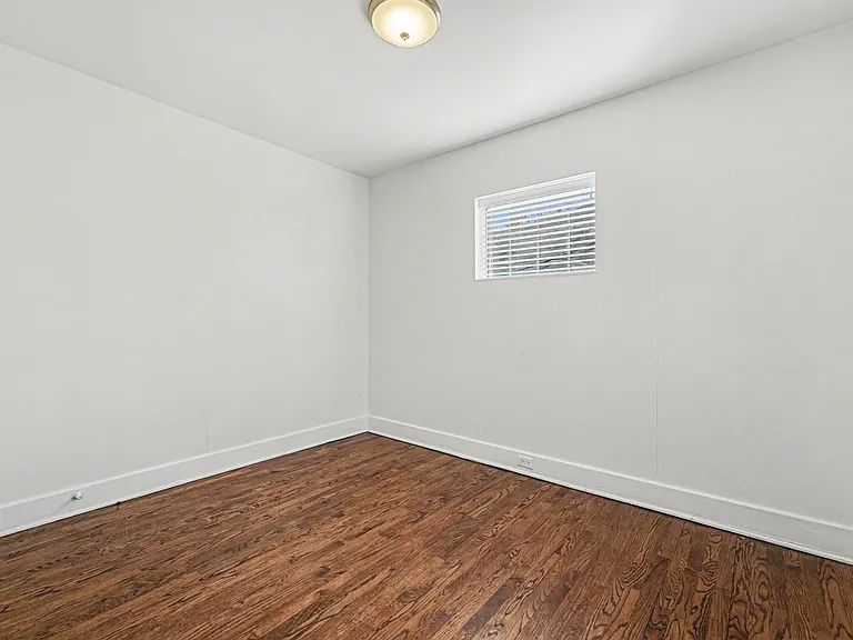 1058 Jasmine St — Photo 10