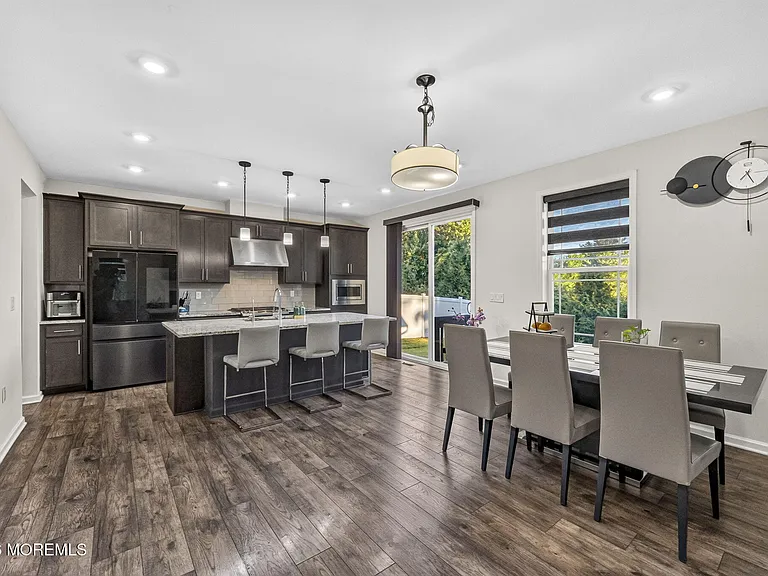 319 Tulip Ct — Photo 21