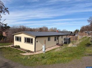 305 N Broad St, Weston, OR