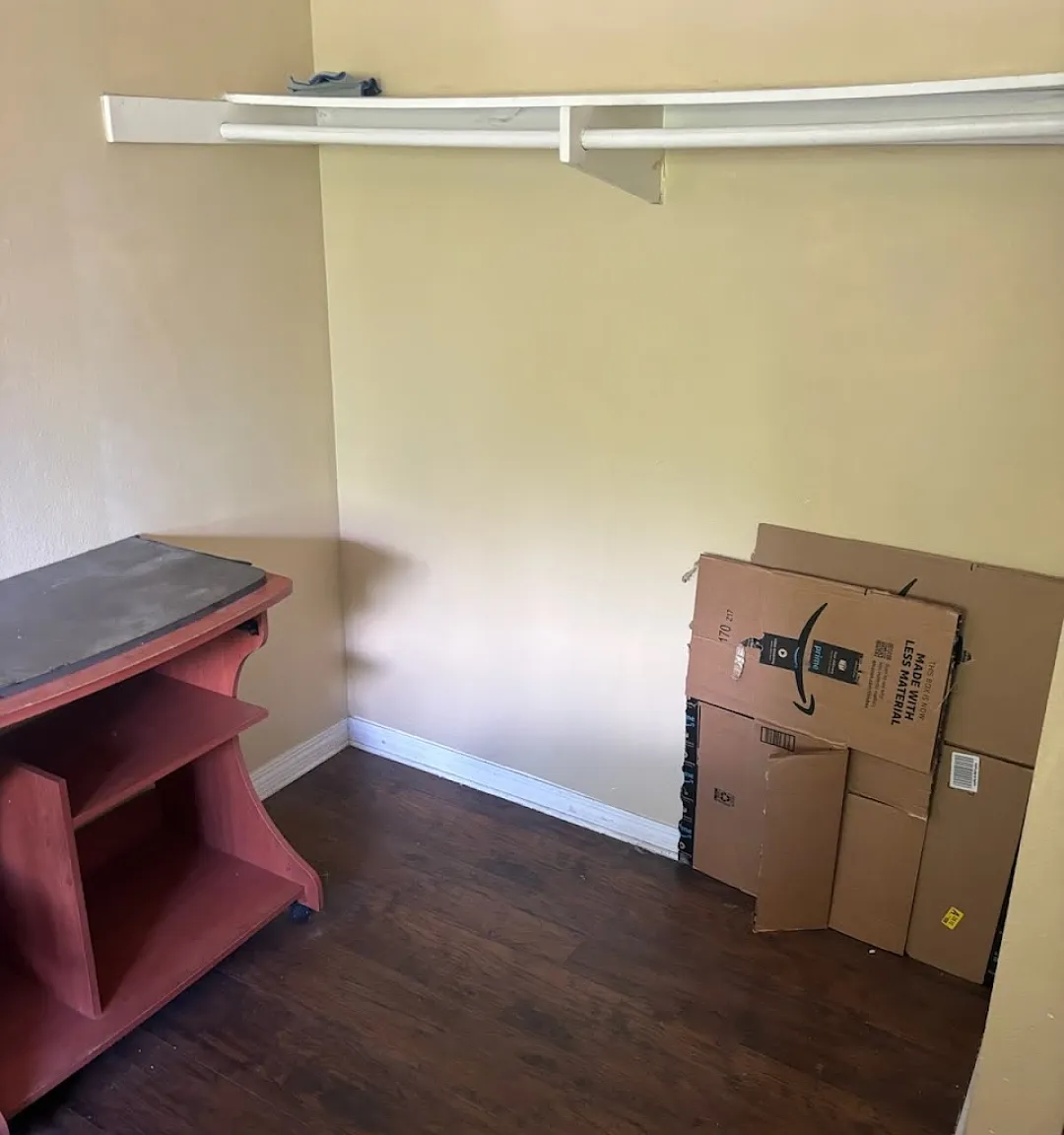 3 bed, 1.5 bath, 1240 sqft, $850 — Photo 2