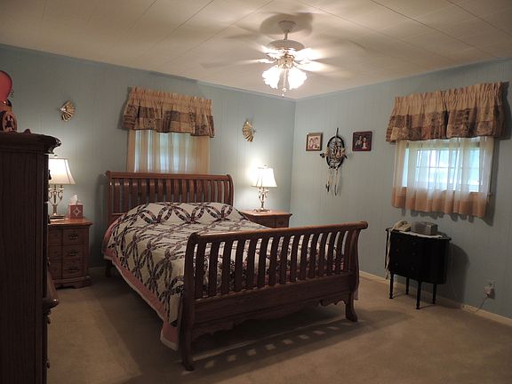 5th image of 829 Frank Maynard Dr