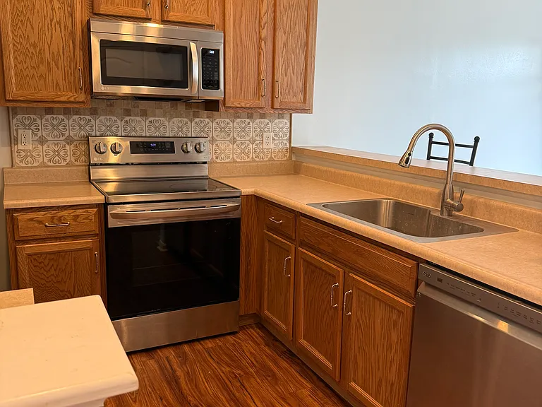 4407 Straight Arrow Rd — Photo 3