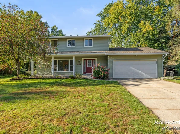 2480 Saratoga Dr NE, Grand Rapids, MI 49525