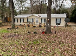 129 Honeysuckle Rd, Eufaula, AL 36027