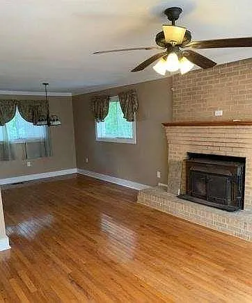 3 bed, 2.0 bath, 1404 sqft, $1,650 — Photo 3