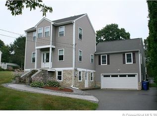 41 Kenyon Rd, Waterford, CT 06385