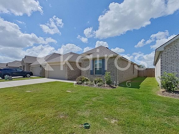 3rd image of 108 Santiago Ct