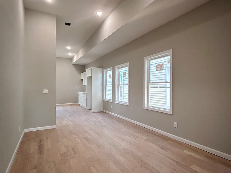 788 E 18th St #3 — Photo 7