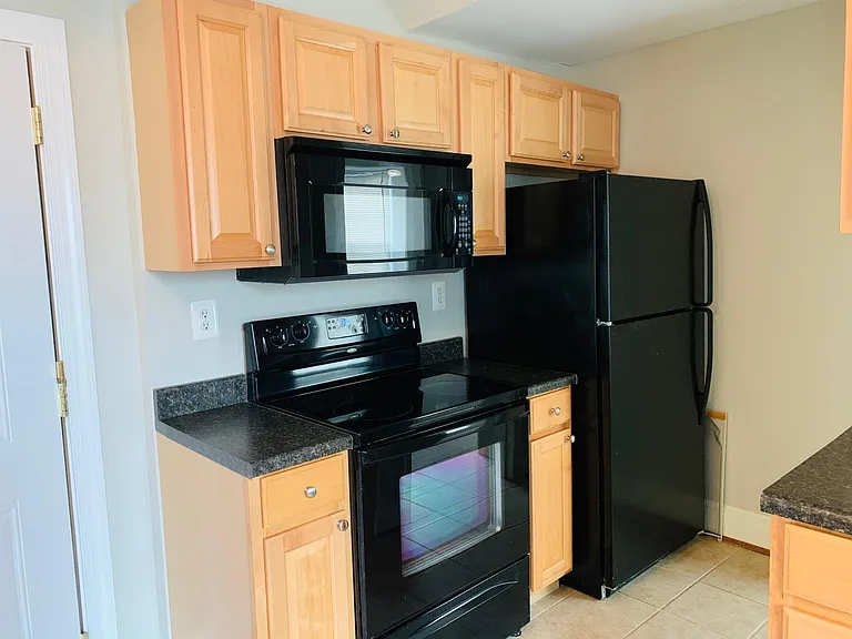 194 E Lee St #3B — Photo 10