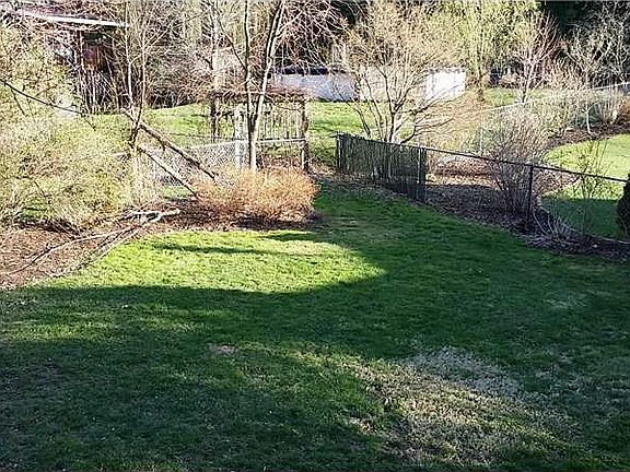 2nd image of 325 Fernledge Dr
