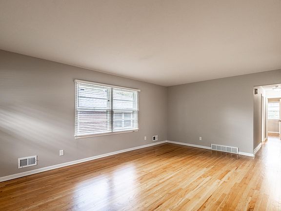 4th image of 5616 Charles St