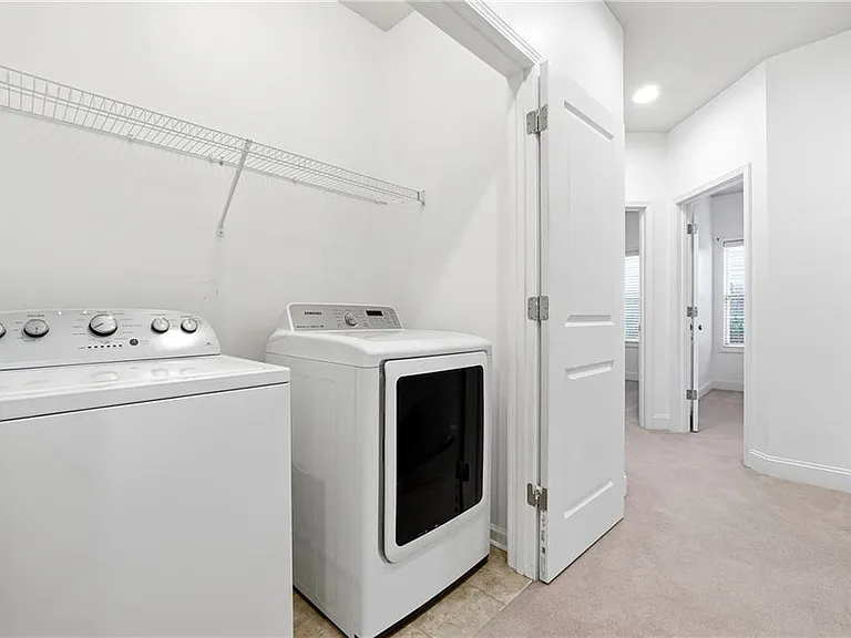 7809 Laurel Crest Dr — Photo 17