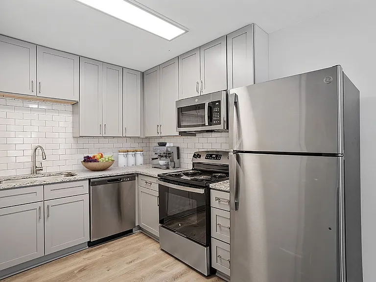 Juniper Square Apartments — Photo 12