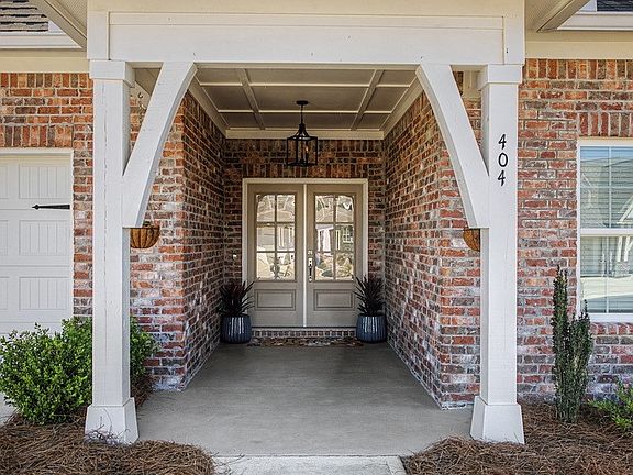 3rd image of 404 Christina Ln