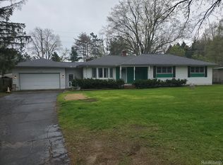 290 Granger Rd, Ortonville, MI 48462