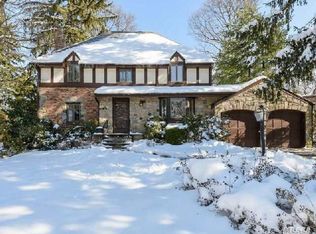 39 Chapel Rd, Manhasset, NY 11030