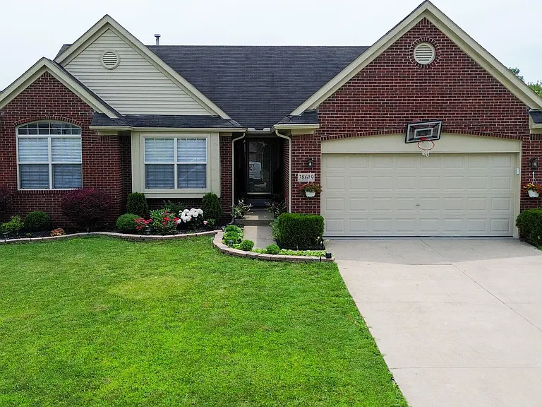 38619 Watson Cir — Photo 1