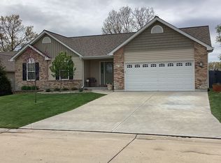 225 Hunters Chase St, Winfield, MO 63389