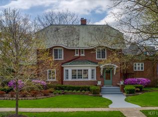 846 W Downer Pl, Aurora, IL 60506