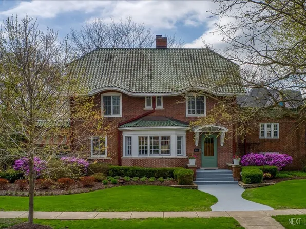 846 W Downer Pl, Aurora, IL 60506