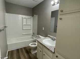 1011 SE 3rd St APT 13, Ankeny, IA 50021
