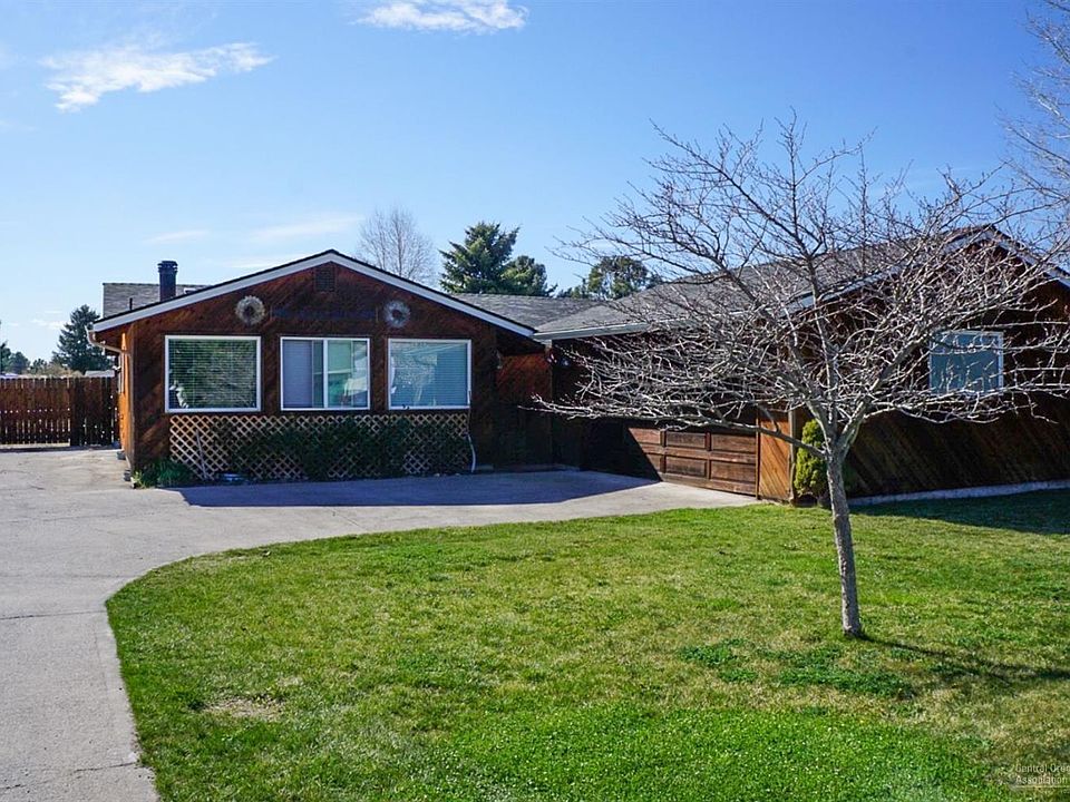 1st image of 2661 NE Tennessee Ln