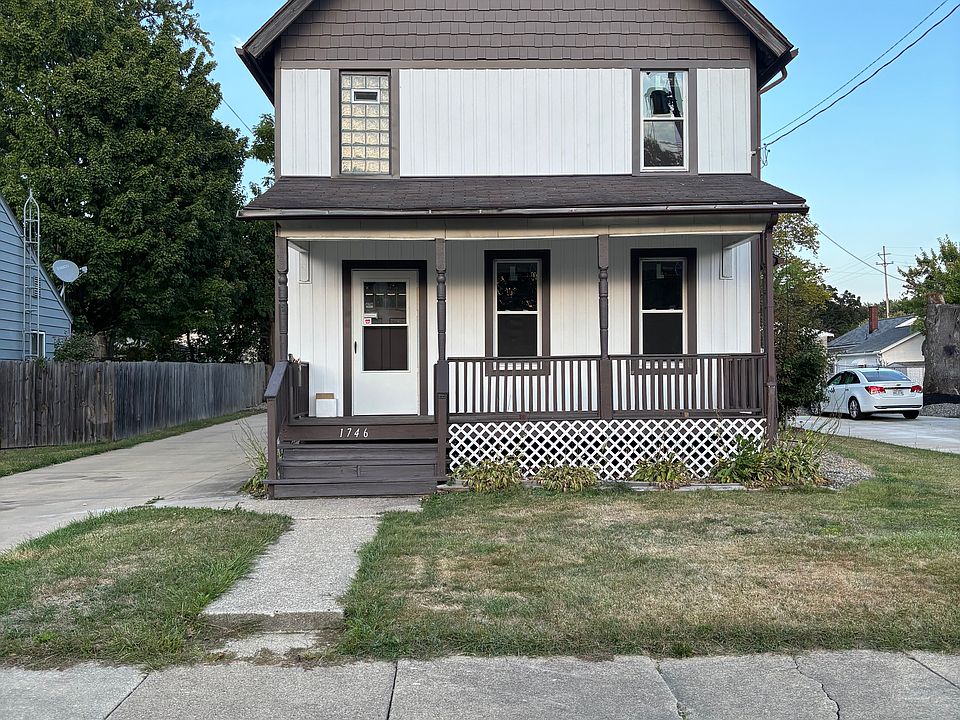 1st image of 1746 Larchmont Ave NE