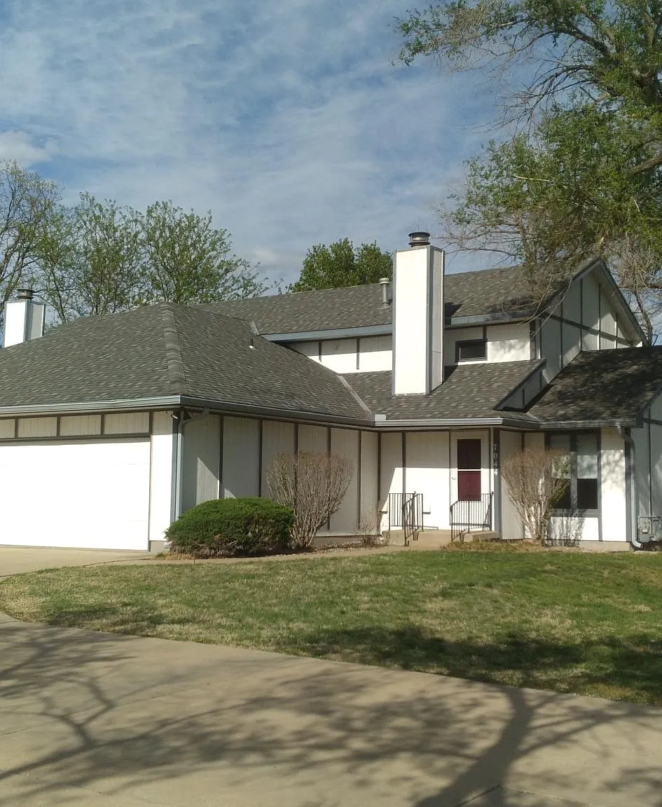 2 bed, 2000 sqft, $1,700 — Photo 1