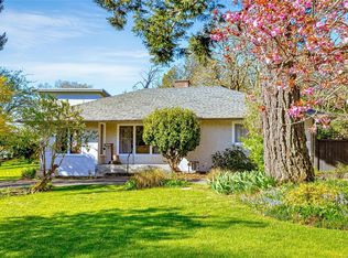 886 Cunningham Rd, Esquimalt, BC V9A 4M6