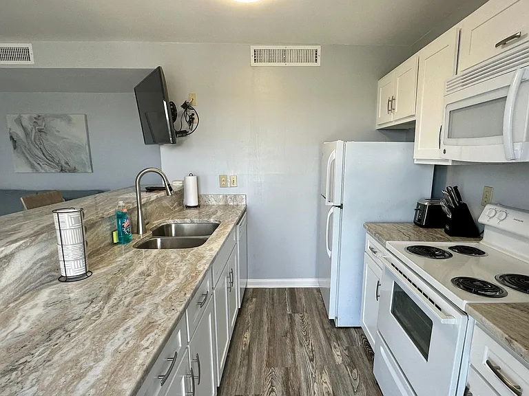 5905 S Kings Hwy #2216 — Photo 9