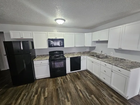 1097 Oakview Dr #5, Saint Charles, MN 55972