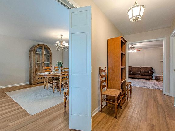 5th image of 3704 Pope Ave