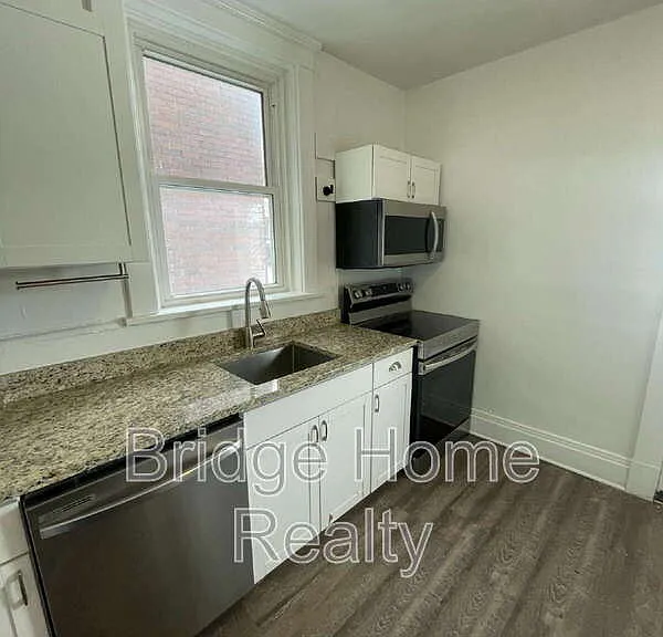 136 S Spring Ave — Photo 21