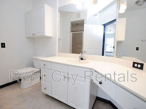 4th image of 8539 Gate Pkwy W Unit 1736