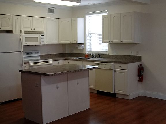 3rd image of 412 Highland Ave