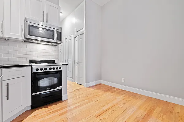 Rented by REAL New York | media 7