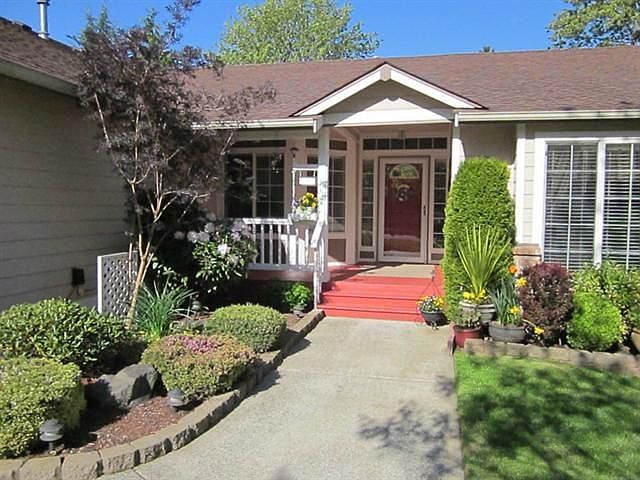 1st image of 1613 Redwood Pl SE