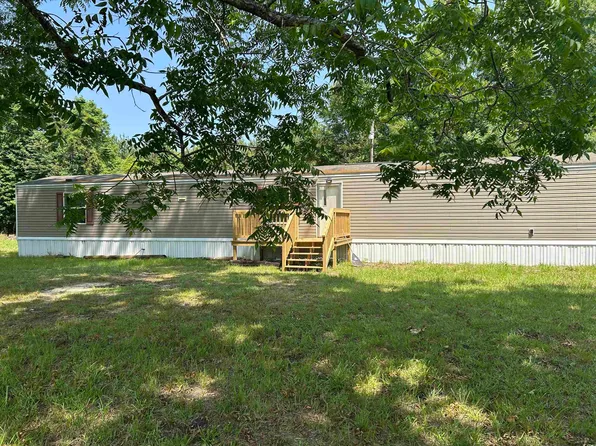 7462 Friendfield Rd., Effingham, SC 29541