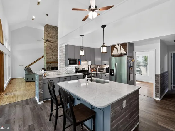 22 Holly Brae Dr, Houston, DE 19954