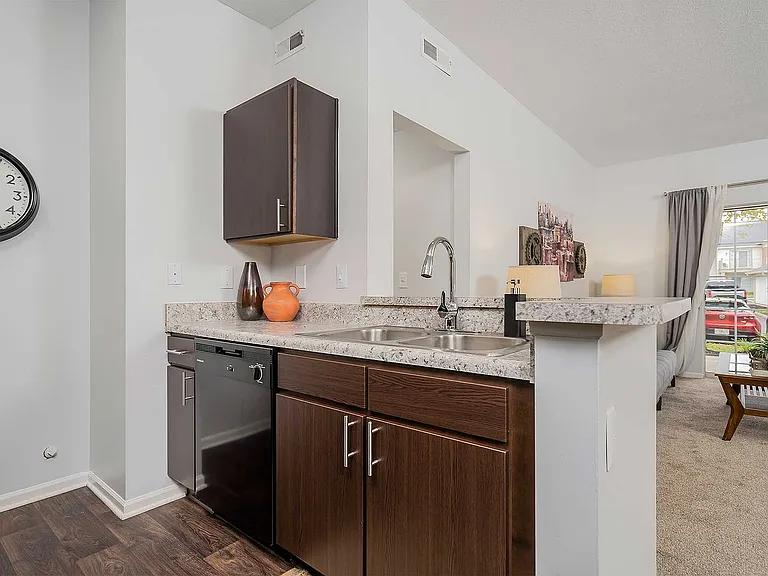 Alexander Court - 11
