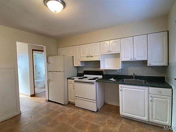 3rd image of 6824 Larry Ln